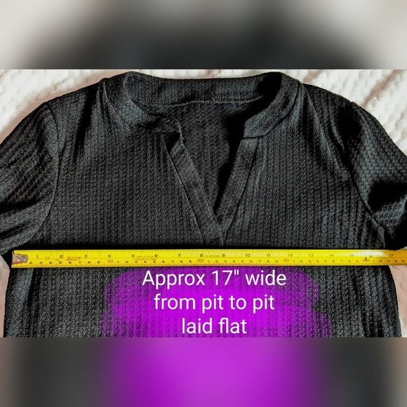 Size small, black waffle weave style V neck lightweight t shirt, EUC - Picture 5 of 9